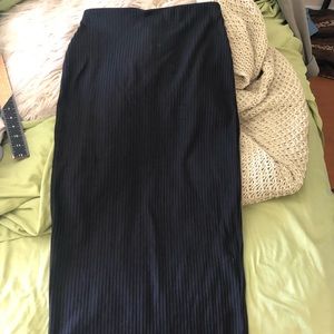 Black ribbed midi skirt